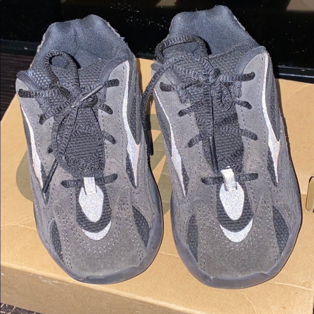 Toddler Yeezy Boost 700